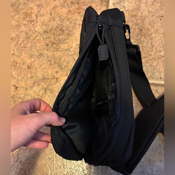 NWT Highland Tactical Rex EDC Crossbody Sling Bag Molle Webbing - Picture 6 of 8